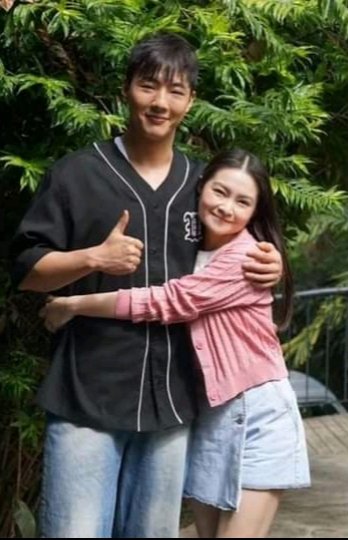 kaychang001's tweet photo. Now lng to pagbigyan nyo na muna ako pero kilig din ako ang 2 to #KimJisoo #BarbieForteza https://t.co/MTlzibBr8m