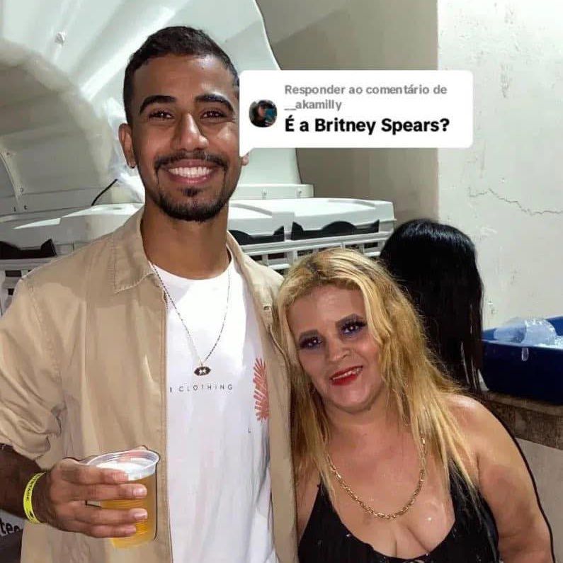 rodrigueofc's tweet photo. It's Brit Bitch https://t.co/a1lDMHM4Hm