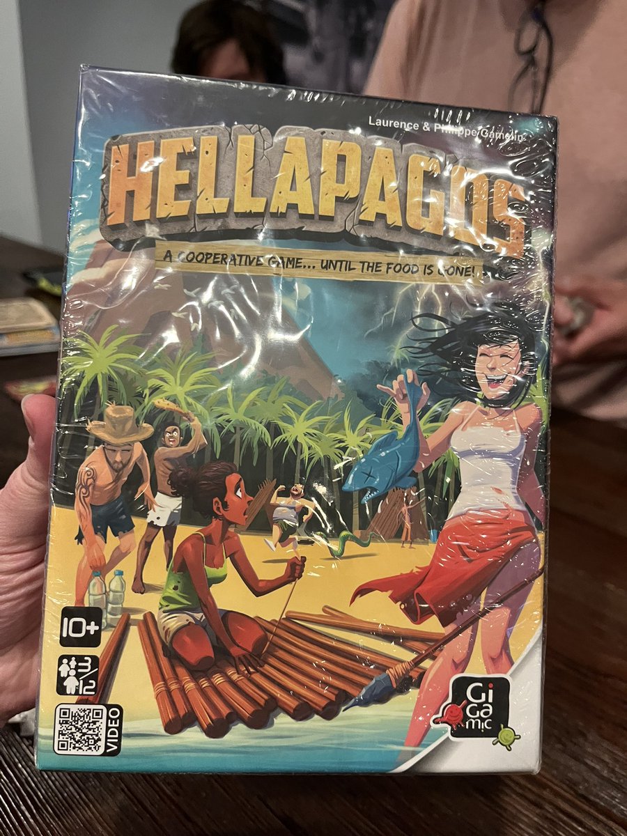 GeekyInMetroD's tweet photo. Board games at Auburn Hills. We all survived the island! No one died. #hellapagos https://t.co/IgheWpHknr
