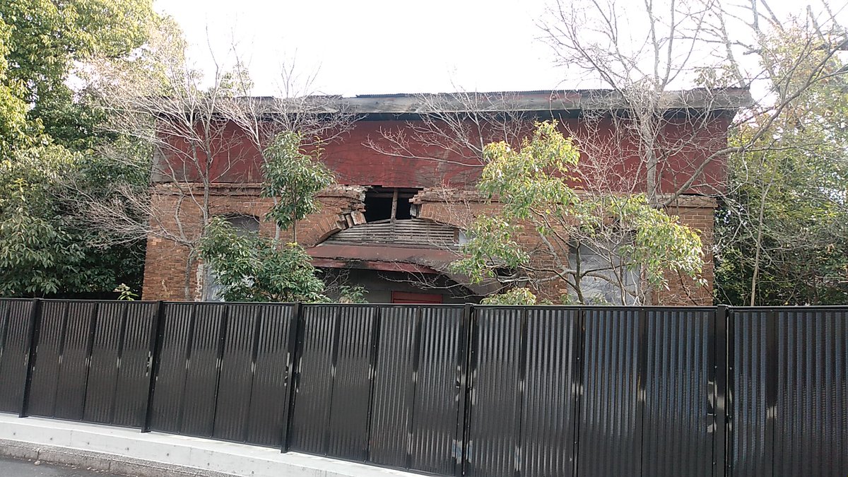 miyabin_fx's tweet photo. 大阪城の西北にあるこの建物ってなんだろ🤔 https://t.co/E9465NZvVL