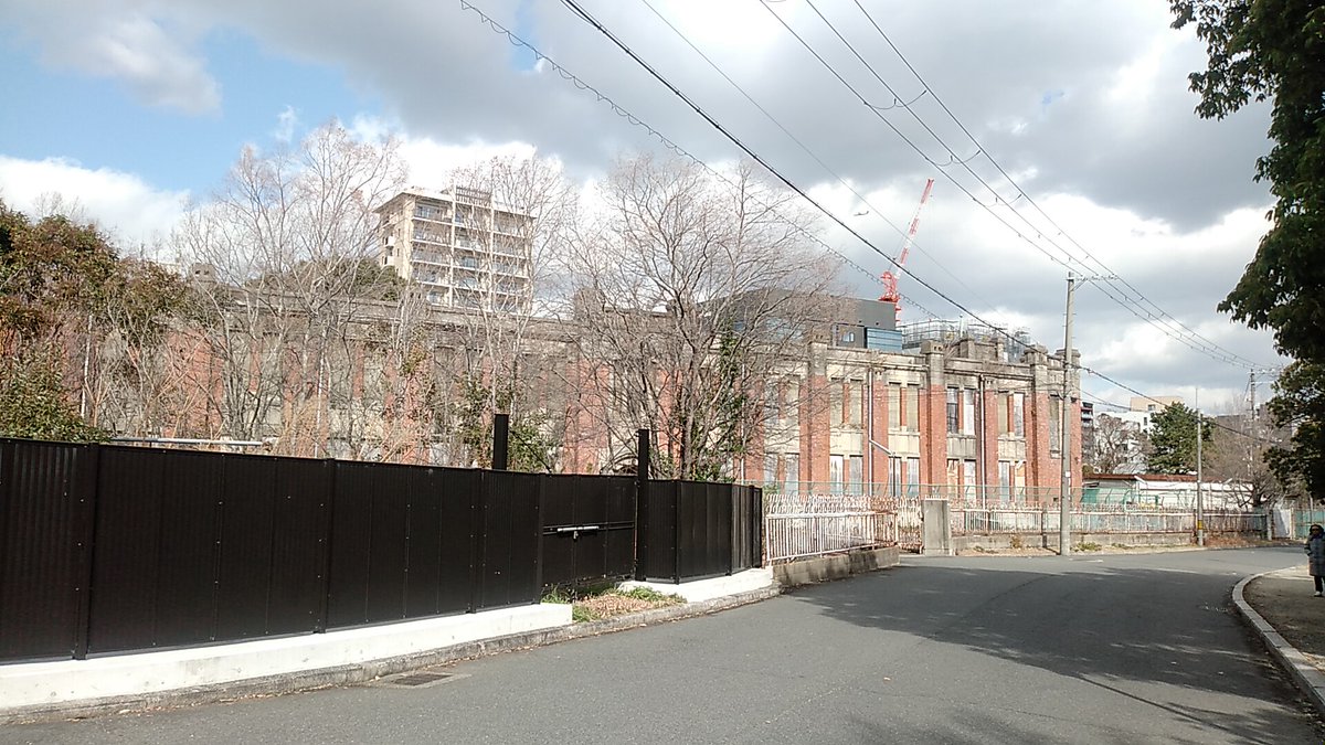 miyabin_fx's tweet photo. 大阪城の西北にあるこの建物ってなんだろ🤔 https://t.co/E9465NZvVL