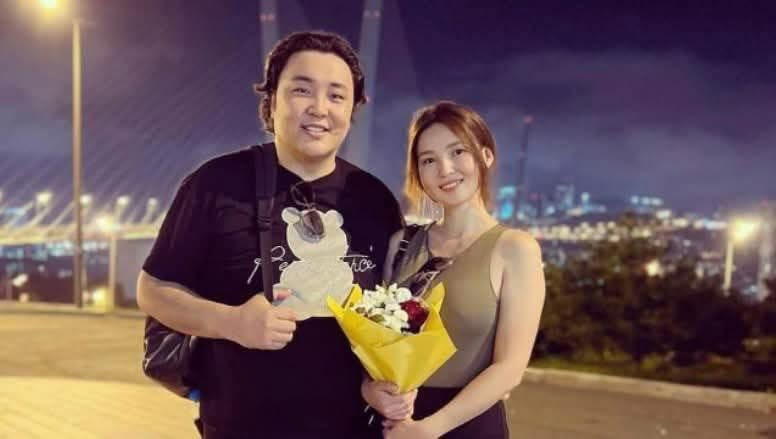 🟠Чингис хаан одонт Г.Ариунбаатар: Бид нэг мөрөөдөлтэй. Миний эхнэр “Чи минь зорьсон зорилгодоо хүрэх ёстой. Үүний тулд би дэргэд чинь байх ёстой” гэж хэлдэг. Монголдоо амьдраад, кино, бусад уран бүтээлд тоглоод, ажиллах боломж байгаа ч тэр гэр бүлийнхээ, миний төлөө бүхнээ