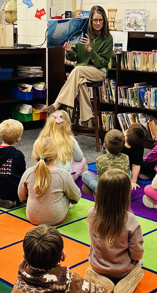 K/1 on the move! Matching polar animals with correct adaptations. ⁦<a href="/BENPanthers/">Bennett Panthers</a>⁩ ⁦<a href="/DrKCBerggren/">Dr. Kira (KC) Berggren</a>⁩ ⁦<a href="/DrCarlaNeal/">Carla Neal</a>⁩ #CCSLibraryMedia