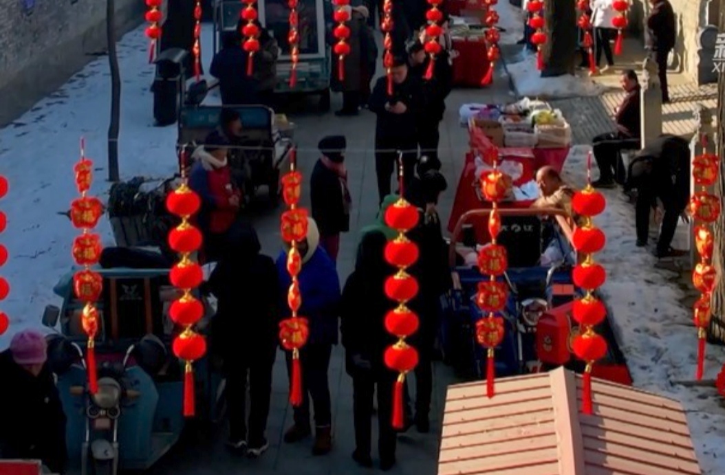 GoBaoding's tweet photo. Come to Baoding to participate in the Spring Festival market! You can definitely get your favorite goods! There are four exhibition areas, namely, Goods Area, Folk Custom Area, Food Area and Entertainment Area, which are rich and colorful! #SnakeYearFeast https://t.co/EEKnWBTJBs