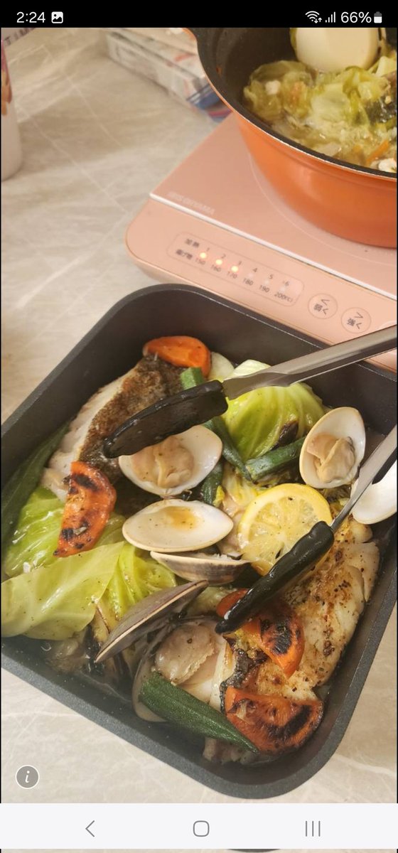 Ruby198336's tweet image. 久しぶりに行けたまるひろ伊藤水産さんの、
レモンペッパー漬けのお魚と
サービス満点の蛤を
お野菜たちと一緒に焼き色つけてから
白ワイン蒸しにした🩷
最高に美味しかった🥹