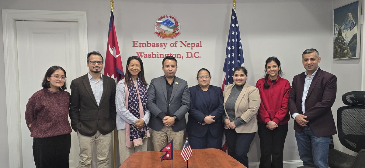 राजुतावास पुग्दै गर्दा राजदूतज्यू नेपालमै हुनुभएको र अन्य कर्मचारी पासपोर्ट सम्बन्धी घुम्ती सर्भिसमा अरु स्टेटमा रहनुभएको हुँदा भेट हुन सकेन यद्यपि कर्मचारीहरूसँग छोटो भेटघाट र मिठो चिया पिएर बिदा भयो।