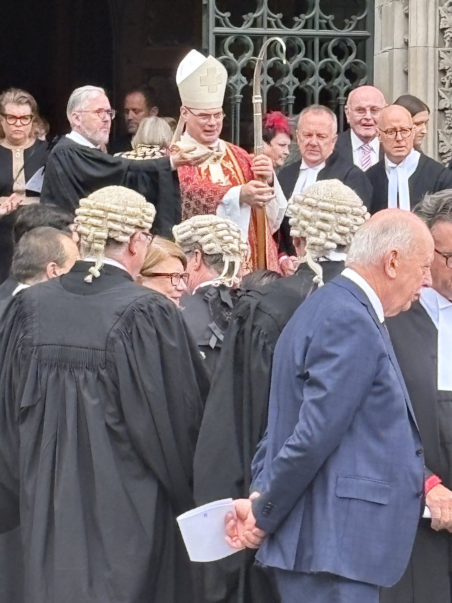 CLAN_AU's tweet photo. Imagine you have a civil claim against the #CatholicChurch & Judge Barrister at #RedMass
Conflict of interest
@MarkDreyfusKCMP @SonyaKilkenny @AusLawyersHR @mrbenjaminlaw @VicLawReform @thelawcouncil
@LawReportRN
#auspol https://t.co/Th3uP9Pjmz