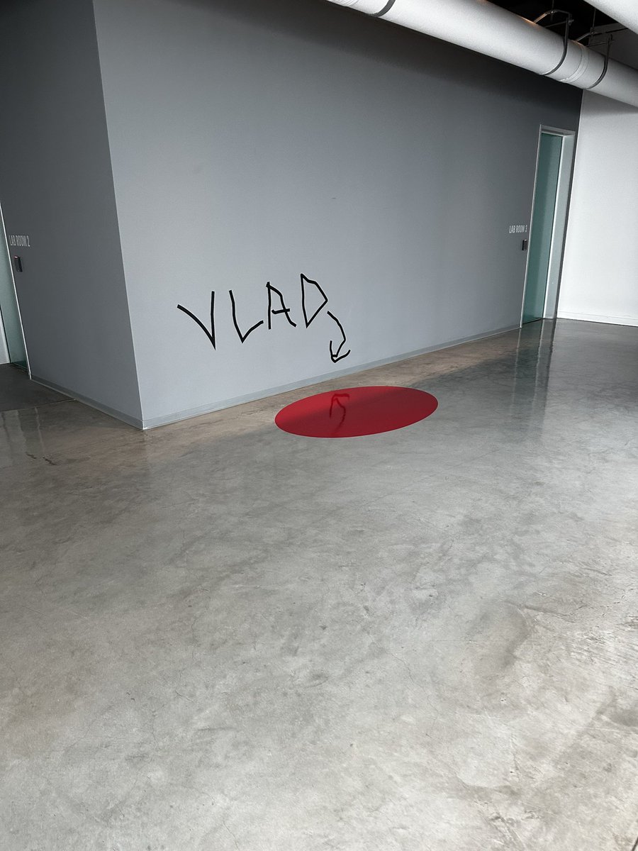 HelloNuzzo's tweet image. My first day at Riot campus: