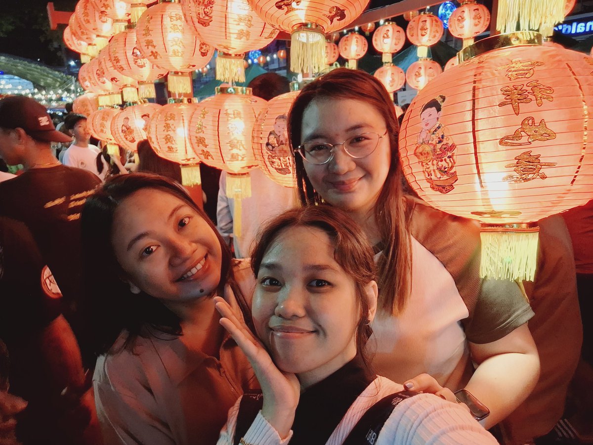 KriznnaTamunda's tweet photo. With @elakyuuu and @GailVergara8 @ CBK Café Manila, Binondo, Manila https://t.co/aCj2CqQlUG