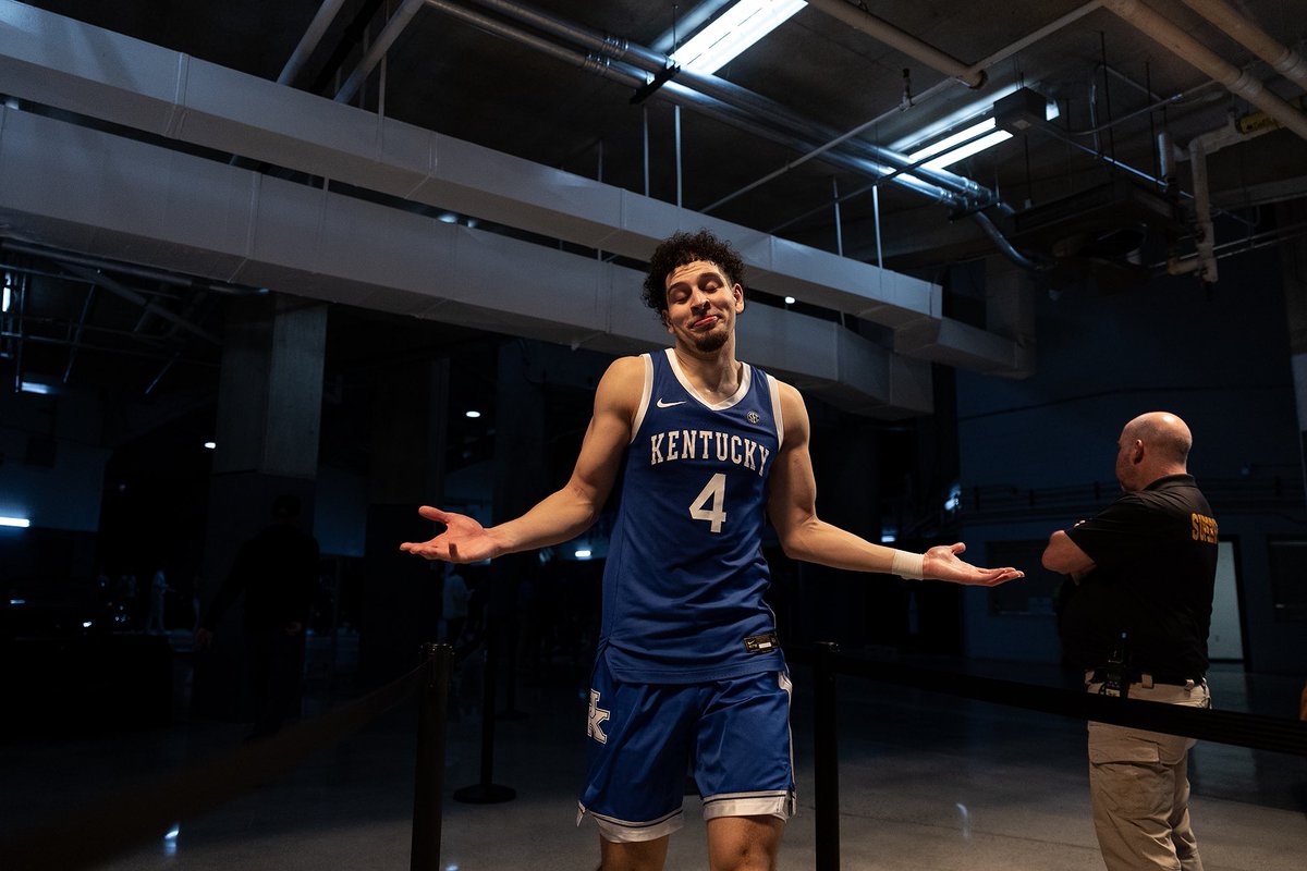 chetwhite7's tweet photo. Kentucky 78 | Tennessee 73

#bbn #weareuk #gobigblue #kentucky https://t.co/0UglMUKf8n