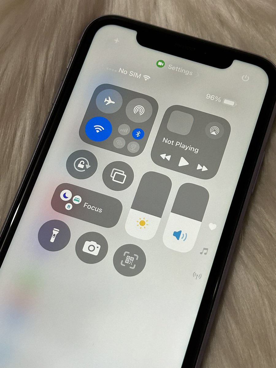 tyooncart's tweet photo. wts lfb ph

iphone 11 — purple (ios 18.0)
₱10,000
true tone &amp; face ID working
payo or installment (moots)
128gb, 75% batt health

loc: qc https://t.co/Qw61Oo7Atq