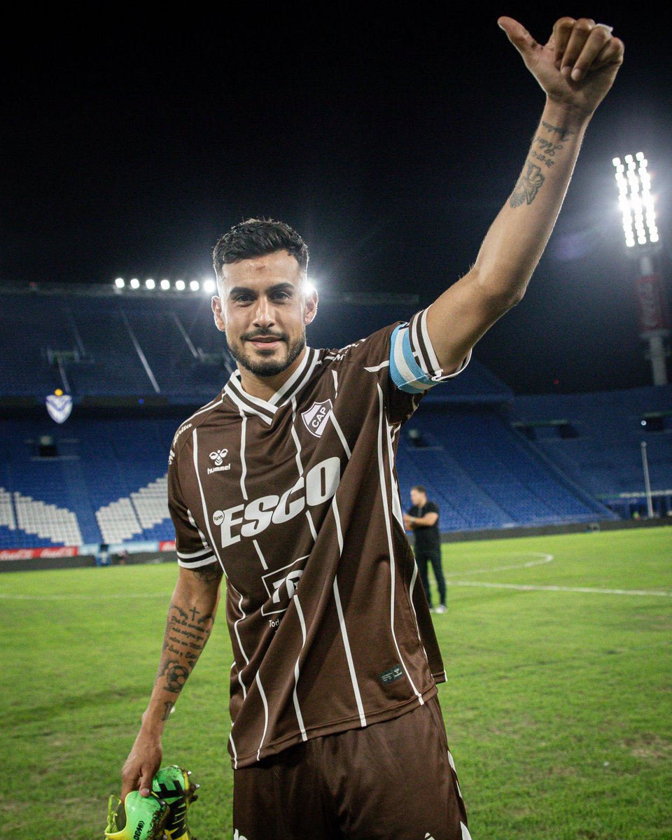 𝐄𝐒𝐓𝐎 • 𝐄𝐒 • 𝐏𝐋𝐀𝐓𝐄𝐍𝐒𝐄 🤎

Ah y nadie va a decir nada de la HERMOSURA de camiseta que tenemos? 😍

#VamosCalamares🦑