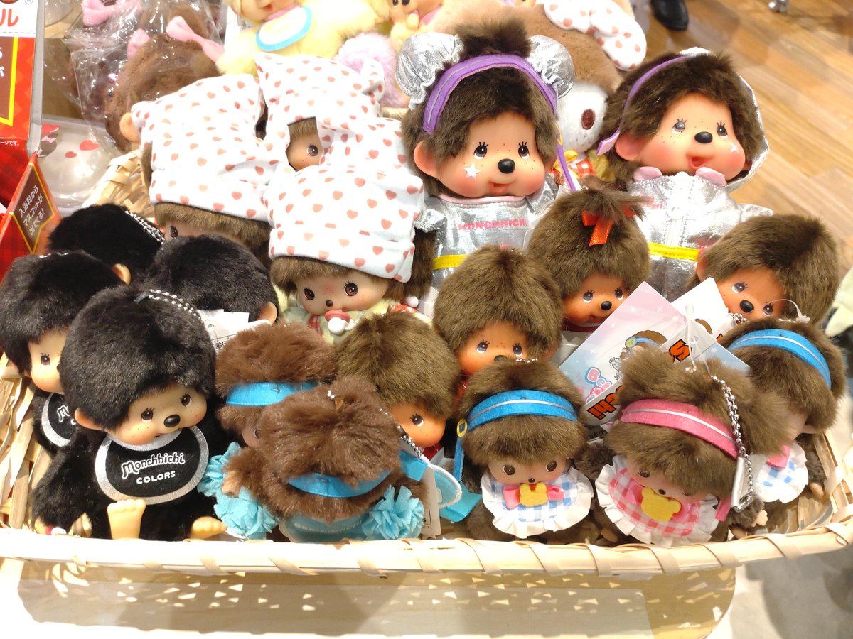 ario_bepop's tweet image. 【モンチッチバスボール】
中に硬いフィギュアが入っているバルボールが入荷してきました。

このフィギュア、デスクトップに置いてもかわいいけど、ボールチェーンをつけて持ち歩いても良さそうです。

#マルカ #monchhichi #bathball #モンチッチ #柏市 #ビーポップ