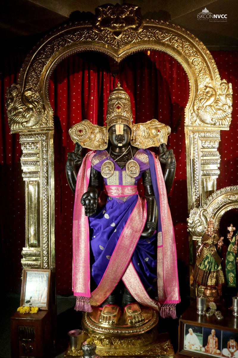 ISKCONPune's tweet photo. 🌷Mangal Arati Darshan🌷🗓29/01/2025🙏🚩@ISKCONNVCCPune🚩
.
.
#ISKCONNVCC #ISKCONPune #ISKCONNVCCPune #ISKCON
#kumbhmela2025 #kumbhmela #Prayagraj
#PrayagrajMahakumbh2025 #29thjanuary #29thjanuary2025
#Wednesday #Harinaamsankirtan #Radheshyamdas #Radheradhe
#Sankirtan #Kirtan https://t.co/YQ2joxisce