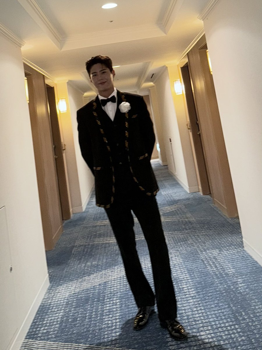 BOGUMMY's tweet photo. 2025년, 도전하는 모든 순간이 금빛으로 빛나길 소망합니다. 새해 축복 가득 받으세요🌟 https://t.co/bOcFMfWx6i