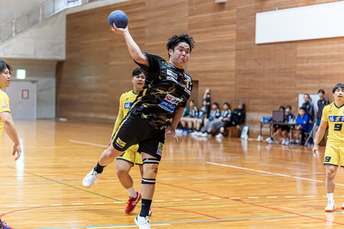 RyukyuCorazon's tweet photo. 【2025 ハンドボールウィンターキャンプ】

① GAME PHOTO 📷🤾🔥

#大田凱士 選手
#植村和輝 選手
#福留栄太郎 選手
#宮城佑汰  選手 https://t.co/lQ8W5Im5Ov