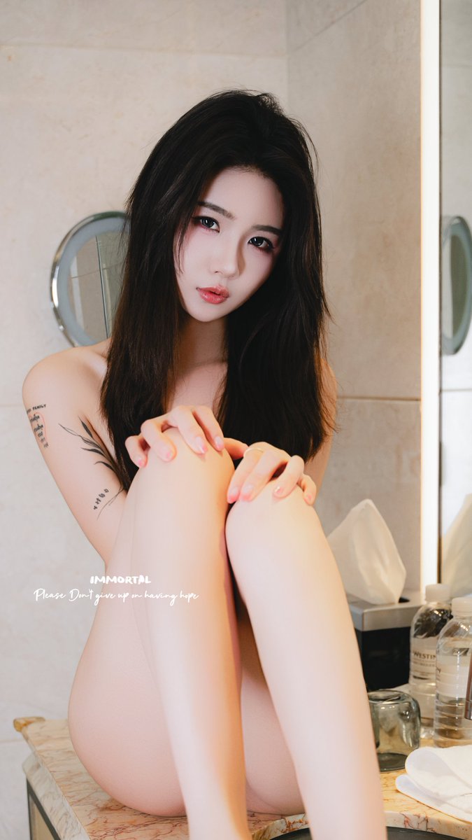 福利姬Iᴍᴍᴏʀᴛᴀʟ分享的黄推图片3 - 网红私拍内容