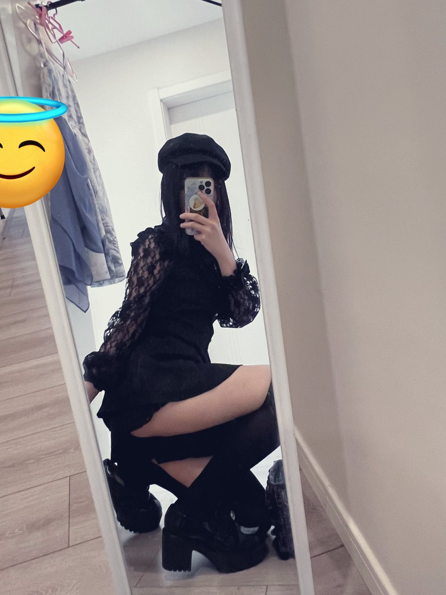 最近拍的感觉色色的图只有这张了😭实在是抱歉…