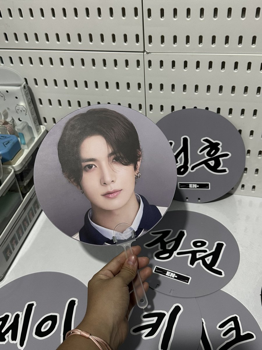 dezistudios's tweet photo. [🖨️]: OPEN  We are open for rush and non rush orders

Bestsellers
> Round Fan
> Hand Banner
> Stickers

t. kpop ppop concert event ph wts lfb printing service rush boynextdoor bini 2ne1 unis world tour niki buzz nct plave bts exo enhypen walk the line taeyeon fanmeet txt sb19 https://t.co/FXd0PhVcLH