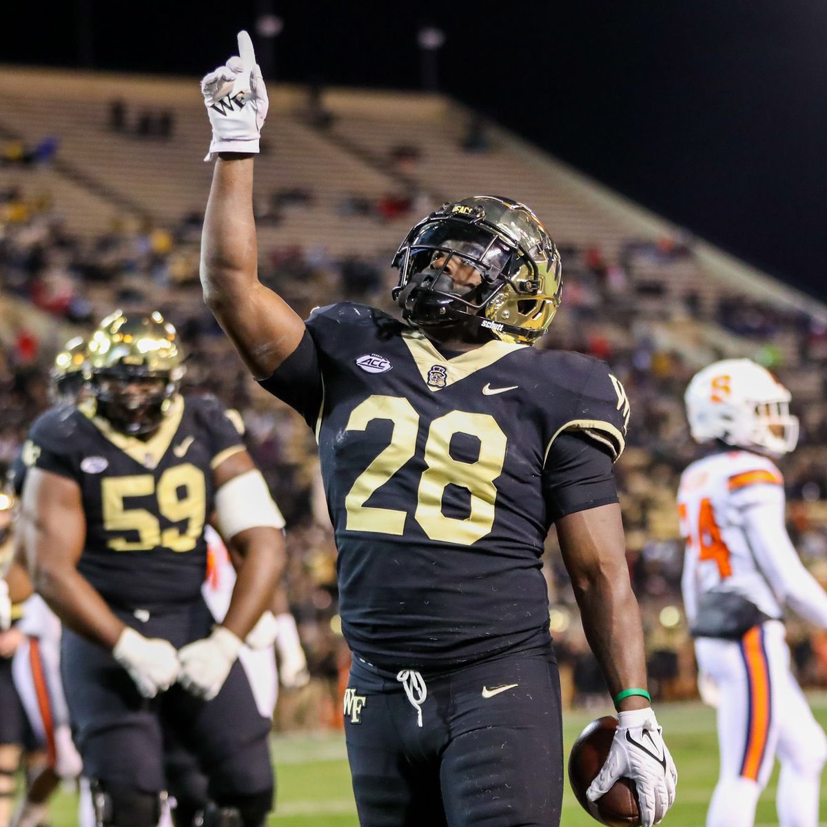 CoachJ757's tweet photo. Thanks @CoachMalone18 and @WakeFB for showing interest in our program and offering one of guys today. We appreciate everything Coach! #CreateYourOwnLegacy 💫
@CoachKendal84 https://t.co/BIavnWcF7m
