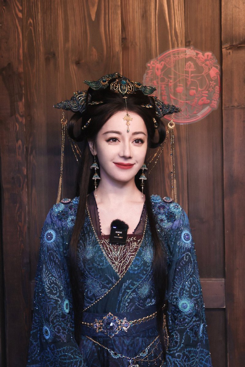 official douyin update┆ ©dilrabastudio

Dilraba Studio updates with behind the scenes photos of He Simu #LoveBeyondTheGrave

#dilraba #迪丽热巴 #ตี๋ลี่เร่อปา