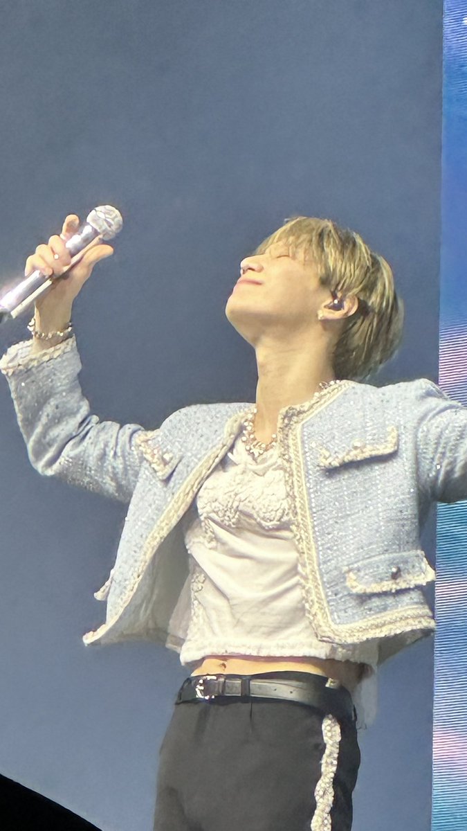 taemintastic's tweet photo. #EphemeralGazeInLATAM #EphemeralGazeInMexicoCity #TAEMIN_WORLD_TOUR #Ephemeral_Gaze_MEXICO #TAEMIN https://t.co/g6G5luK420
