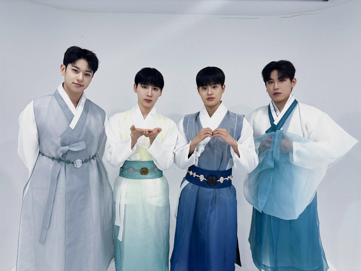 AB6IX's tweet photo. [📷]

ABNEW 새해 복 많이 받으세요 🧧

#AB6IX #에이비식스 https://t.co/YKn1OQ06A2