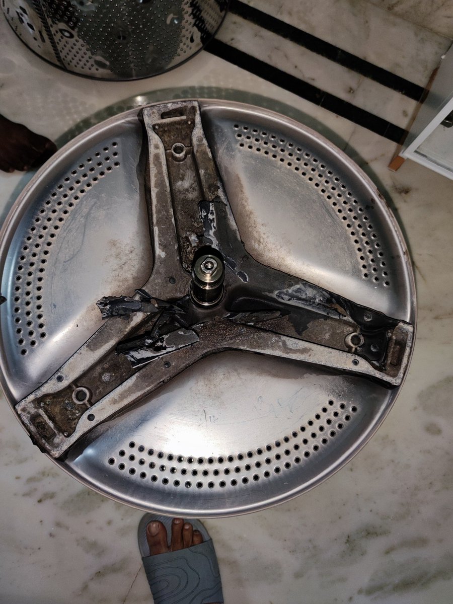 kosfactor's tweet photo. @IFBAppliances I'm hearing the noise again, which means your technicians did not clear out the internal drain hose and pump that had debris from paint peeling off the drum that was replaced. Very poor job despite me reminding them many times to do it. https://t.co/CtKRcZr84y