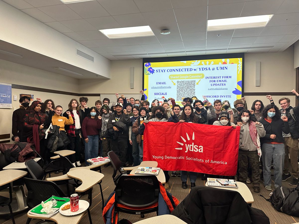ydsaumn's tweet image. KICKOFF SPRING 2025! 🎉🌹✊
Last thursday we had some robust conversations about our chapter’s campaign priorities including:
DIVESTMENT!
Street Corps (Food distro)!
Shutting down i94!
come to our next meeting Socialism 101 this Thursday in Folwell Hall 116 at 5:30!!