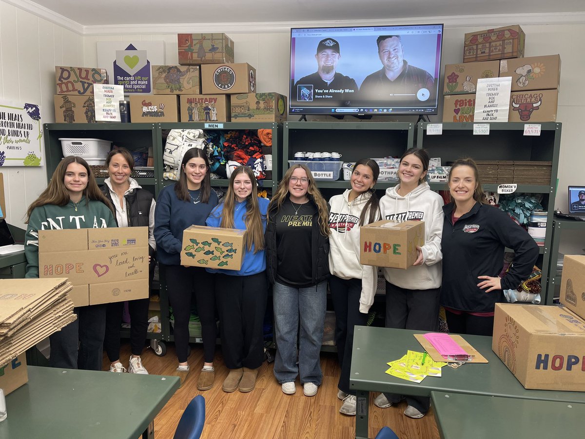 HeatPremier_IL's tweet photo. Service work tonight for some of our 16s and 18s. Serving with Heart ❤️‍🔥 https://t.co/9GJYgZWum5