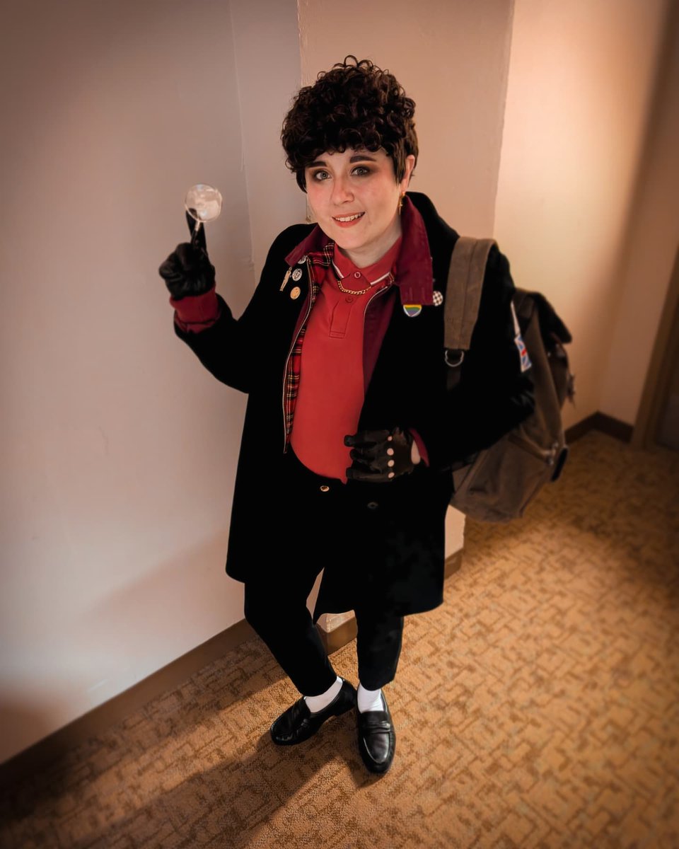 tigerlilly_cos's tweet photo. Wanted to share some more Charles cosplay pics from this weekend's con - I always feel so at home when I cosplay him, he truly is my favorite 💕#SaveDeadBoyDetectives #BestShowIKnow #charlesrowland https://t.co/ozbm0lN1E4