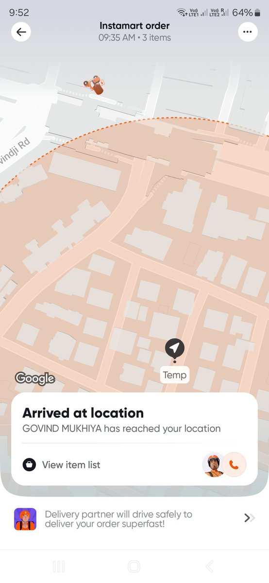 Risanoch's tweet photo. Hey @SwiggyCares, how does this show that the delivery guy has reached my location? Such blatant misrepresentation even to your one black members https://t.co/hvYEdKThaf
