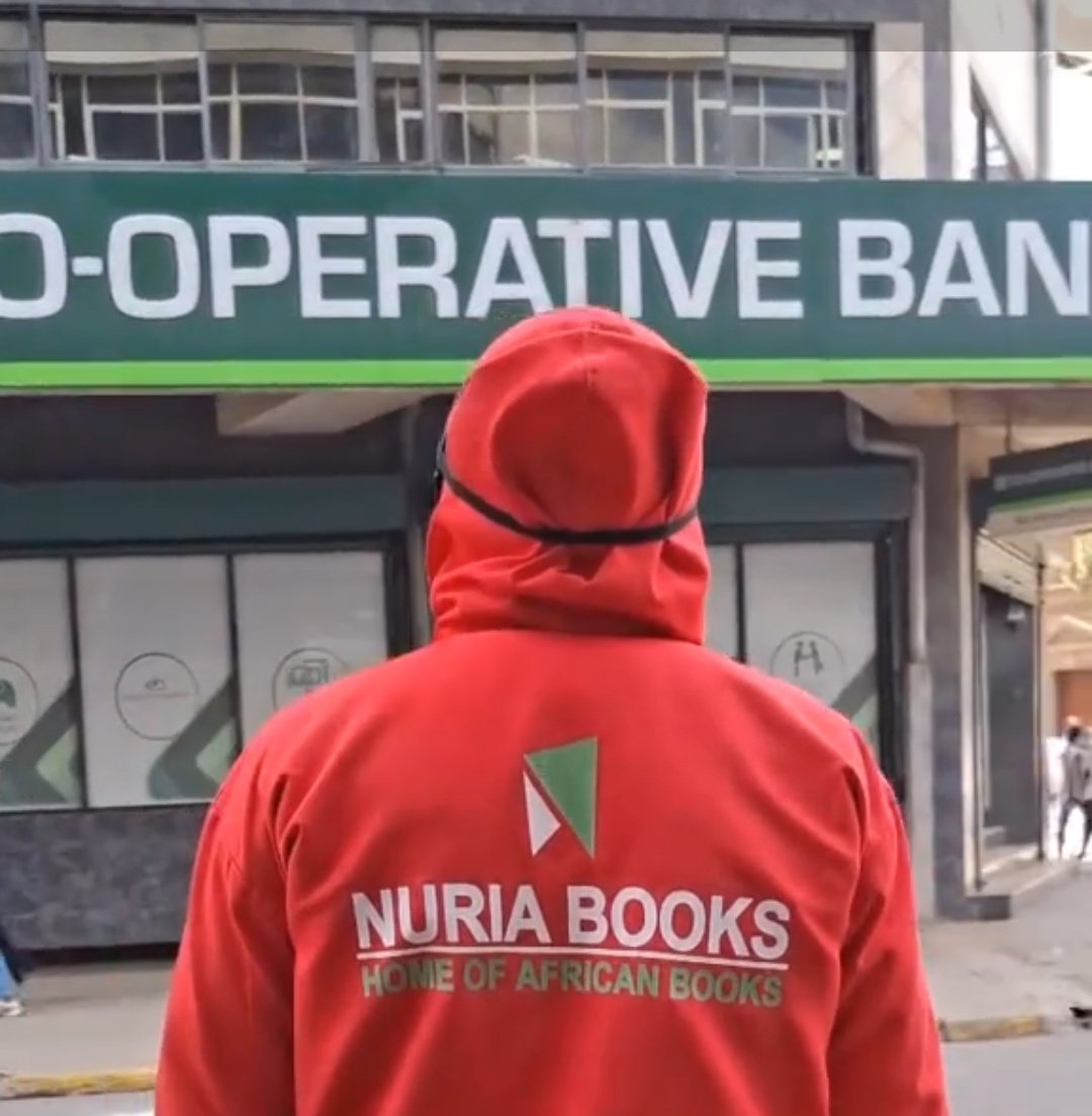 kijanayamwingii's tweet photo. Kenyans are taking things too far😭😂 if things fail, Plan b is Money heist and Plan C is Prison break 💀 😂

Thread 
🧵🧵 https://t.co/UU4kpaS99I