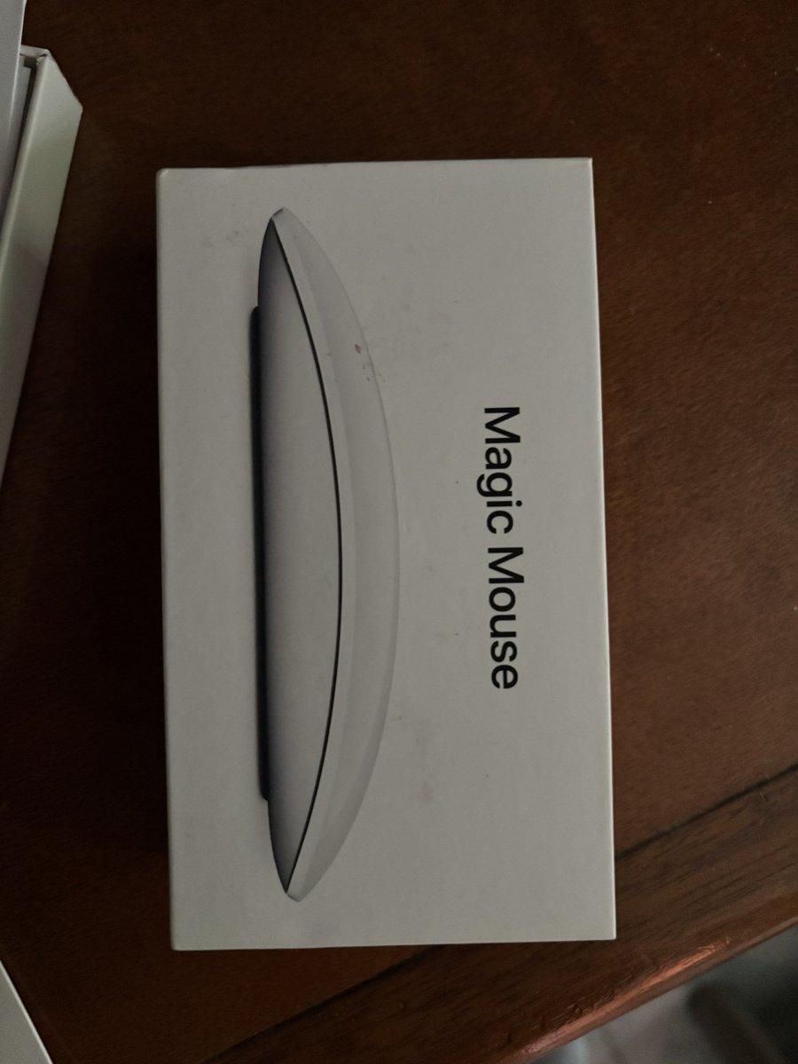 ciaolatus's tweet photo. wts lfb apple magic mouse white 

- slightly used but still in good condi
- 3.5k php but can do 3.4k if payo
- mod: sdd via lalamove, j&amp;t, meetup around cavite/manila
- rfs: was given to me but i prefer using the touchpad

dm/reply if inch

t. wtb lfs ph apple magic mouse https://t.co/udYQNah94J