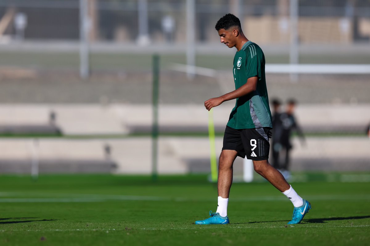 Azozalshammarl's tweet photo. مثّل بلادك ولك الشرف 💚🦅 https://t.co/cJxkSnqNMX