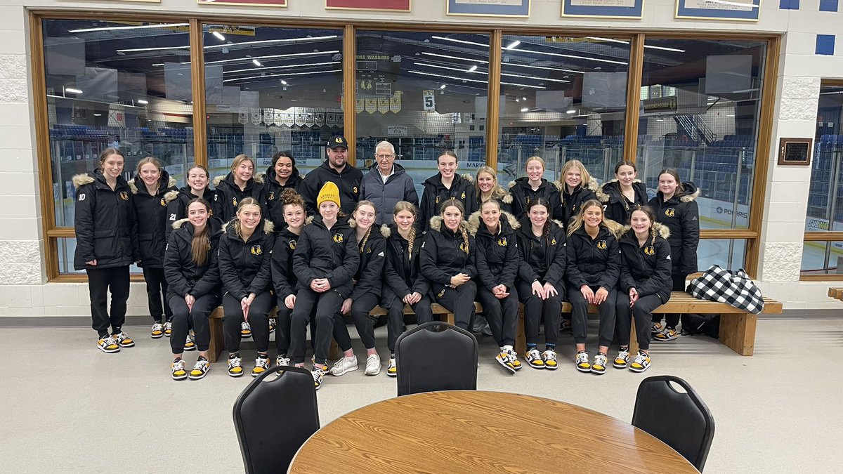 Lady_Warriors00's tweet image. Our girls got to give a special surprise after getting back from the Ram Center wishing Warroad and USA Hockey Legend (and Coach Bnels’ Grandpa!!) Bill Christian a Happy 87th Birthday! 

After grabbing some cupcakes we snagged a fun team photo!! #Warrior