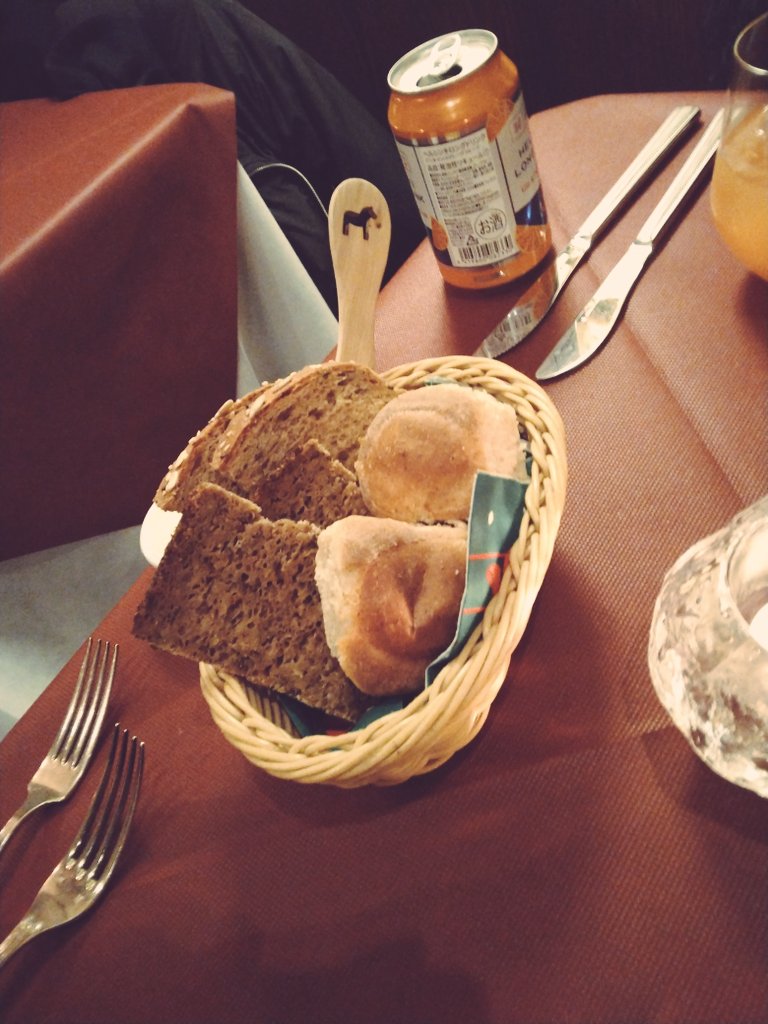 Book_Holic_'s tweet photo. クリスマスは美女とフィンランド料理を食べに行った程度には元気に生きています https://t.co/1QPYknT1B6