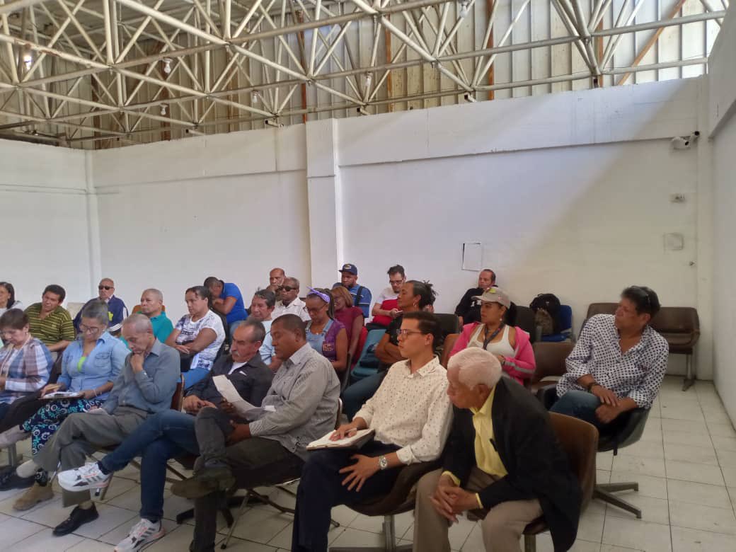 <a href="/ADVenezuelaa/">Acción Democrática</a> #28Ene Reunión de Comité Ejecutivo Seccional Caracas

Se designó la Junta Directiva y Consejo Consultivo de la fundación “Nixon Maniglia”

Se conformaron los equipos de trabajo por circuito, con miras a las elecciones del 27 de abril 2025

Organización y Disciplina