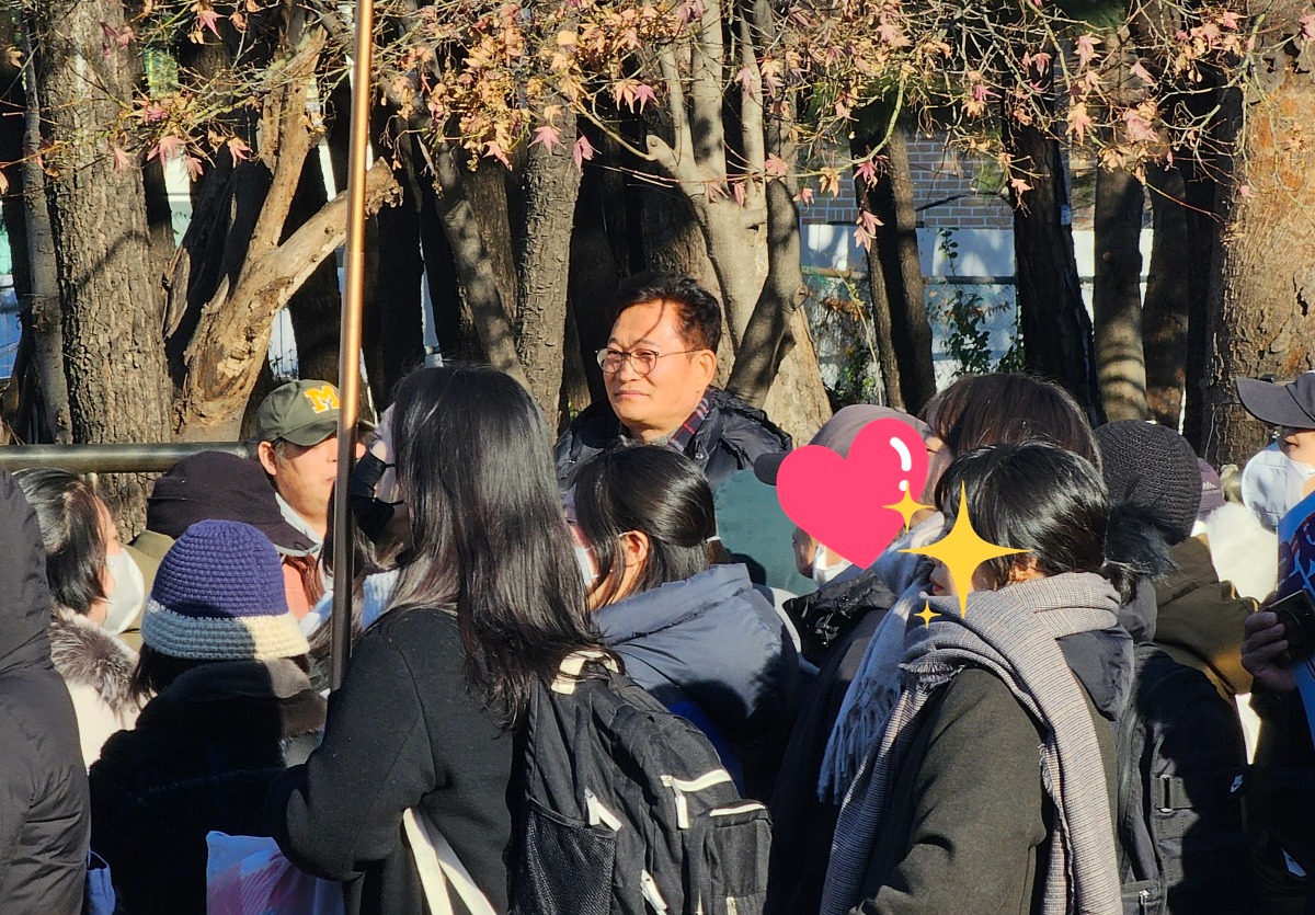JAMing_ming0's tweet photo. 영길이 남태령에도 와줬었다..이런 정치인이 재평가 되어야하지 가만히 있다 대선각 나오니까 갑자기 튀어나와서 물 흐리는 놈들이 좋게 보이겠냐 빡대가리들아 https://t.co/RGblODnkW6
