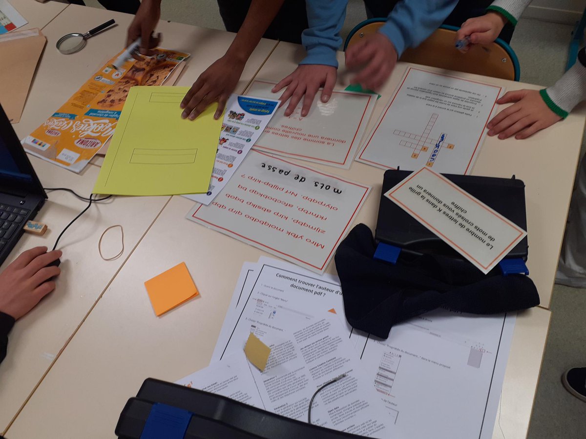 Canope_DTCVL's tweet photo. 🔍 Hier, l’#EscapeGame pédagogique Traque Le Hack a été joué au collège Pierre Brossolette de #NogentLeRotrou avec deux classes de 3e. 🎭💻
Une action menée dans le cadre du #CD28 @eurelien pour sensibiliser à l’#IdentitéNumérique et aux bons usages du numérique ! 🚀🔐 https://t.co/ZwHgPZTPq1