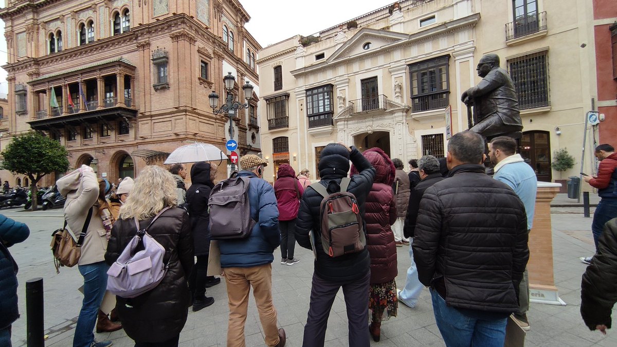 CEPdeSevilla591's tweet photo. Primera sesión del curso DESARROLLO DE COMPETENCIAS MEDIANTE LOS USOS DEL PATRIMONIO con gran éxito de participación y la excelente ponencia con carácter didáctico de @MbrMario @CEPdeSevilla @Patrimonio_And @DG_IFP @edpermanente @musoangel https://t.co/S1aa3hKIE9