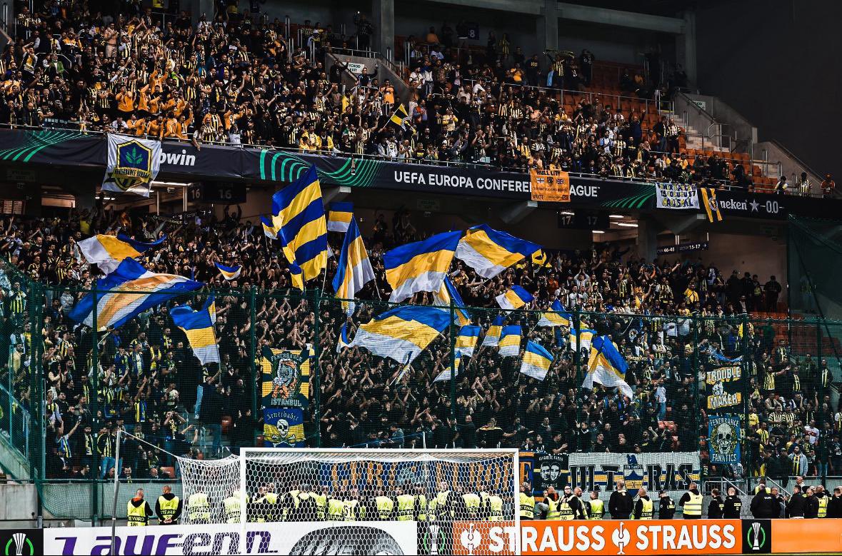 Danimarka deplasmanı için yola çıkan bütün Fenerbahçe taraftarlarına kazasız belasız yolculuklar diliyoruz, yarın saat 16.00 Herning şehrinde toplanıyoruz🔥