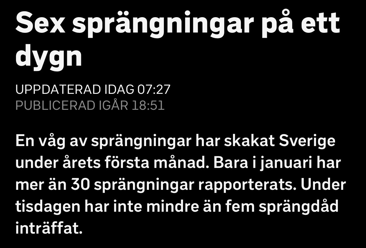 OmarMakramSE's tweet image. Det är oskyldiga människors säkerhet vi ska prioritera – inte gängens rättigheter. Vid en sån krissituation måste det bli möjligt att omedelbart frihetsberöva gängmedlemmar som hotar inre säkerhet – baserat på polisens underrättelser.
