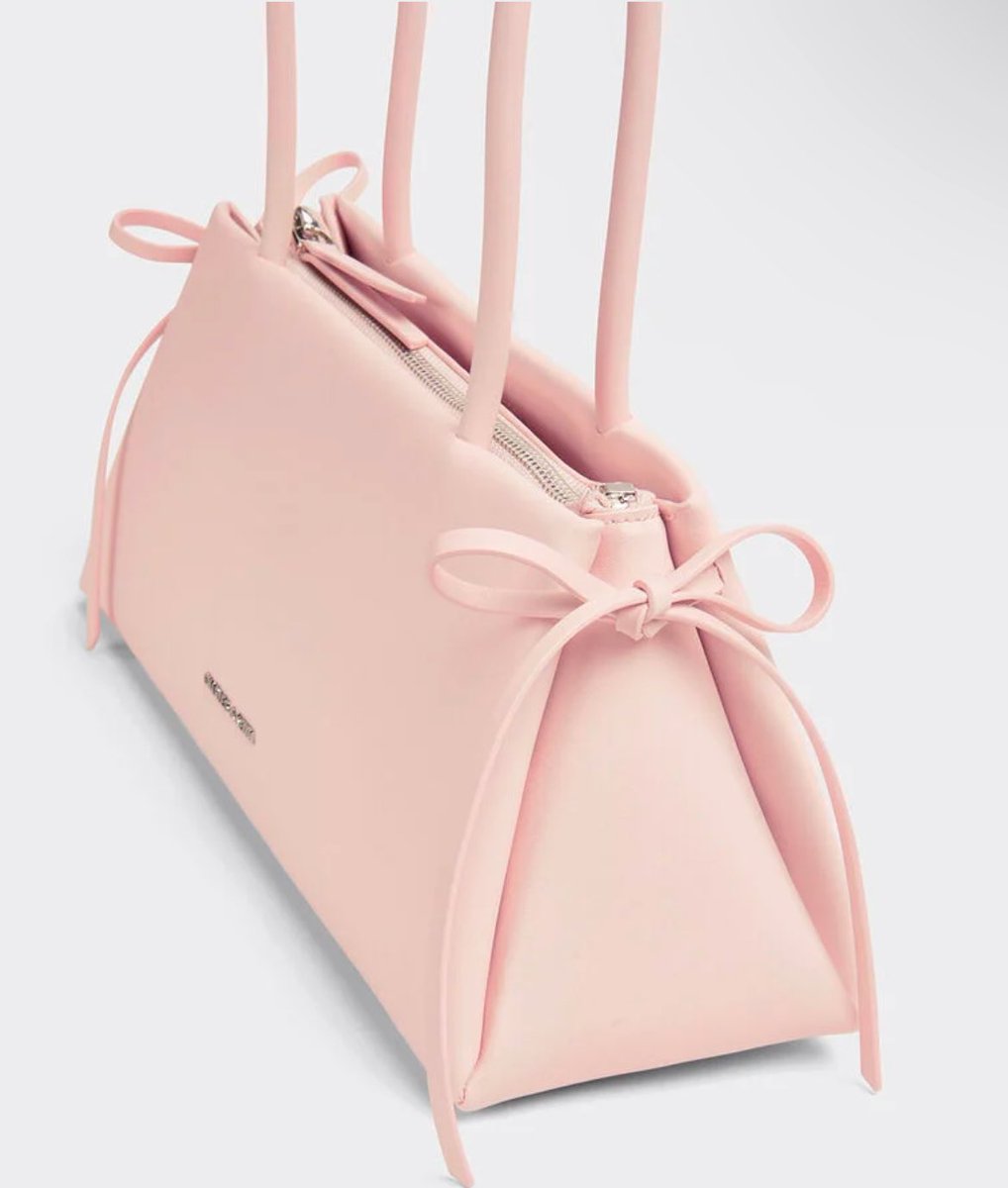 ___h___r___k__'s tweet photo. CHARLES&amp;KEITH 新作ピンクリボンたちをみて https://t.co/K3r0KzyXJy