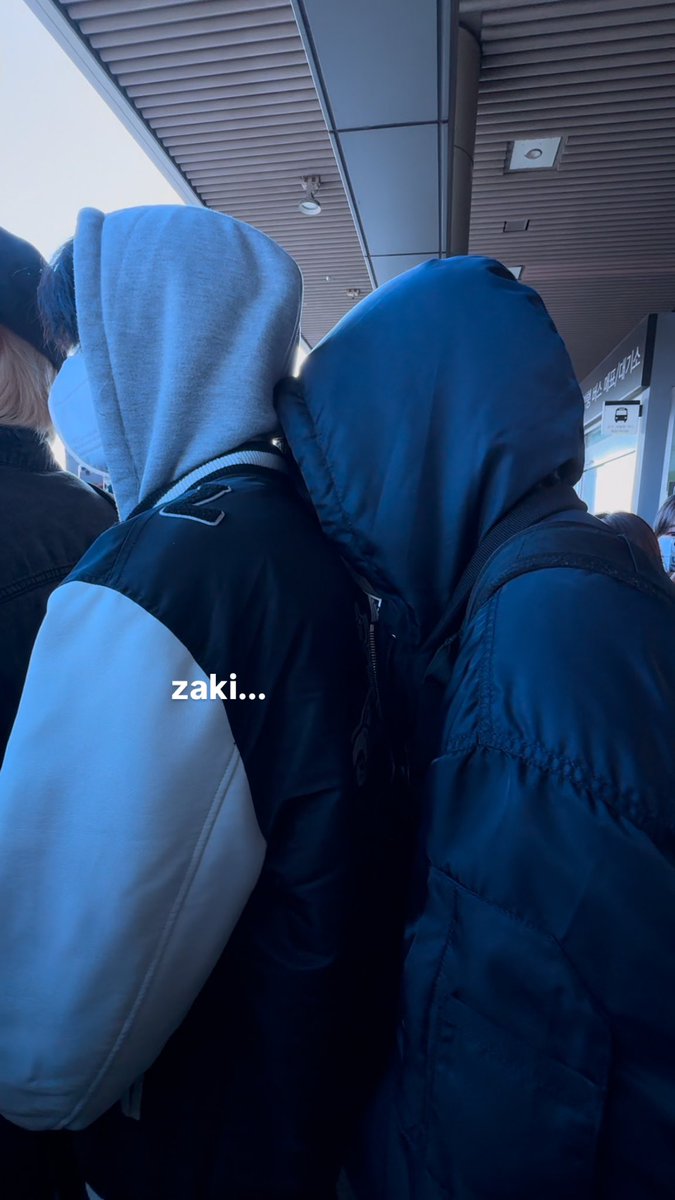hmzkio's tweet photo. 석준이등에
성빈이 포옥.하고 기대니까
석준이가
똥깨엉덩이토닥슨해줌
궈엽 https://t.co/oj1pO3CCSX