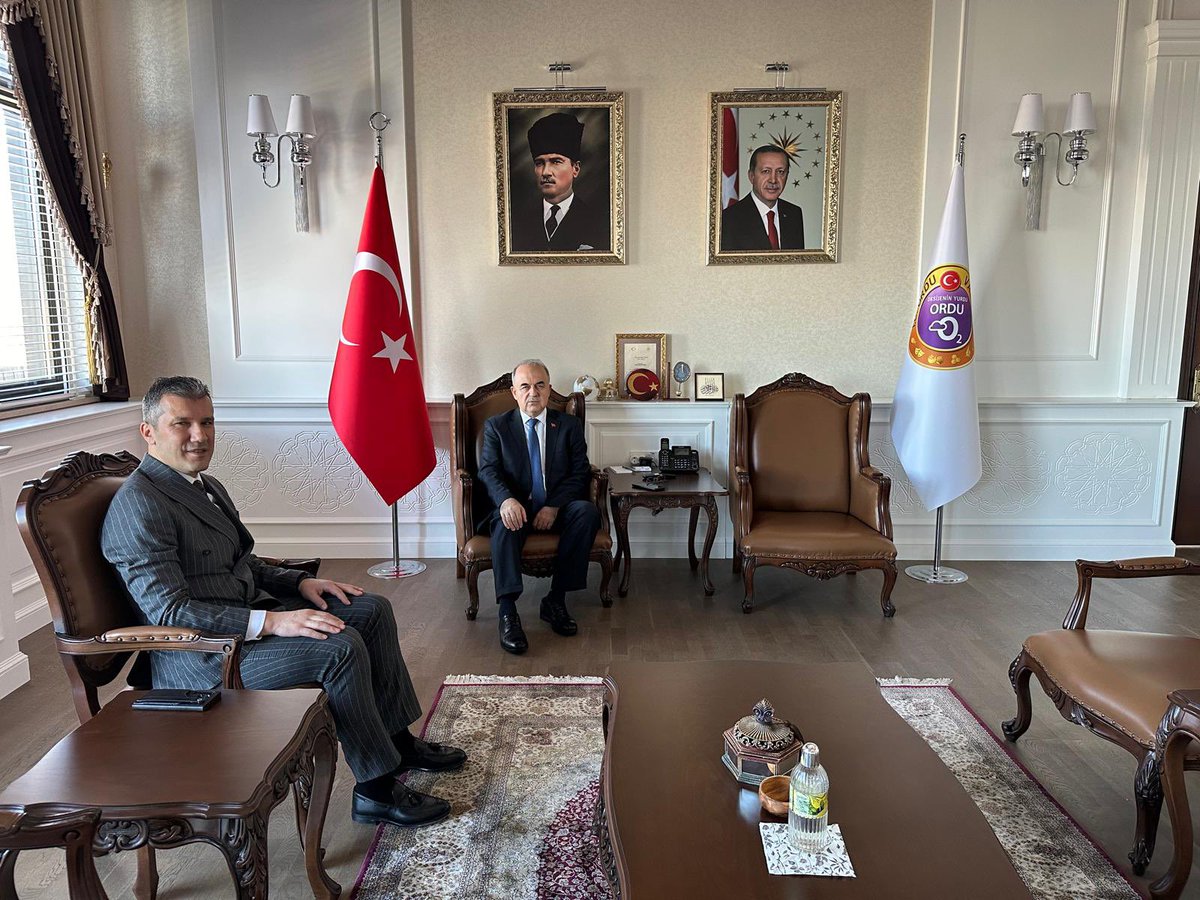 TCOrduValiligi's tweet photo. Valimiz Sayın Muammer Erol, Ordu Gençlik ve Spor İl Müdürü olarak atanan Hakan Yüksel’i kabul ederek, hayırlı olsun ve başarı dileklerini iletti. https://t.co/7KnDHH0pvm