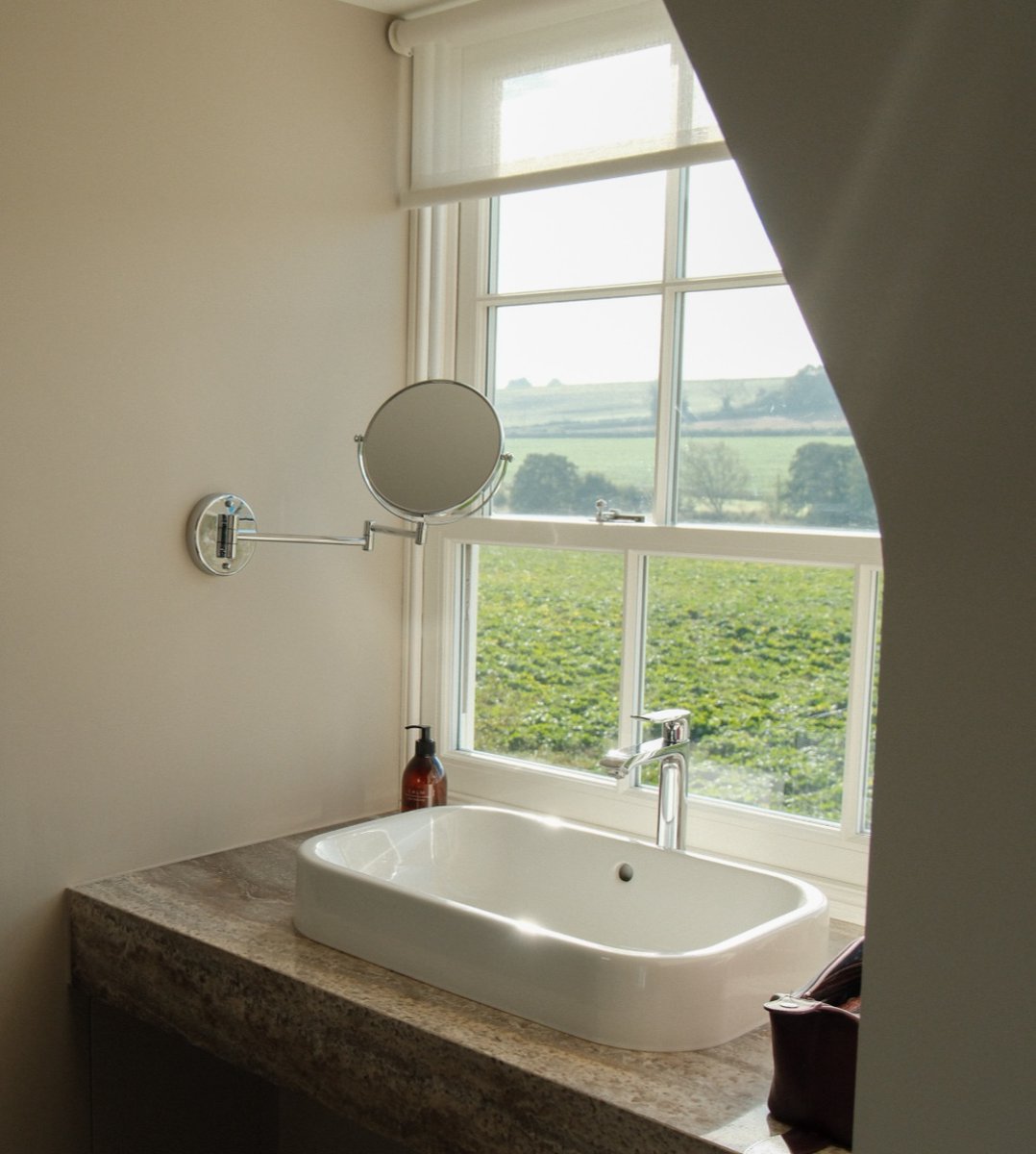 MumfordWood's tweet image. What a view - all framed by an elegant timber sash window...  

#sashwindow #timberwindow #madeinbritain