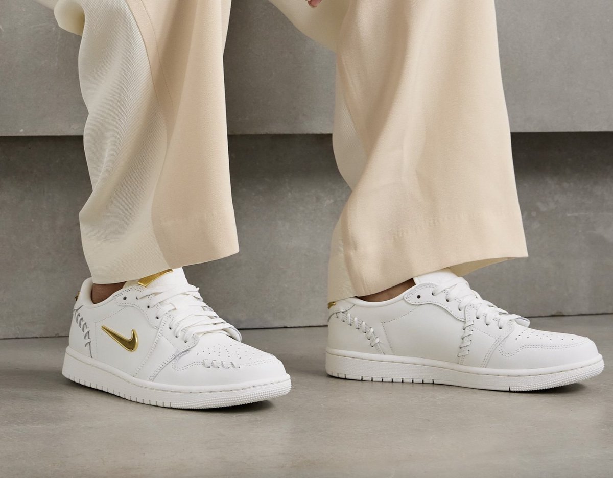 jordan 1 metallic gold on foot