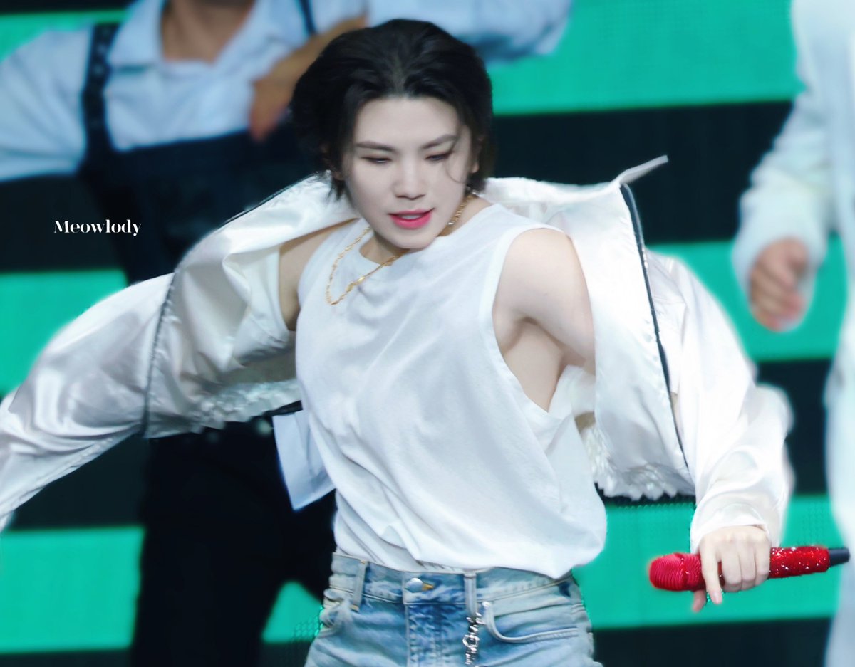 LeeJilover's tweet photo. 또 또 끼 부리잖아요 https://t.co/dVtgSUUzXo