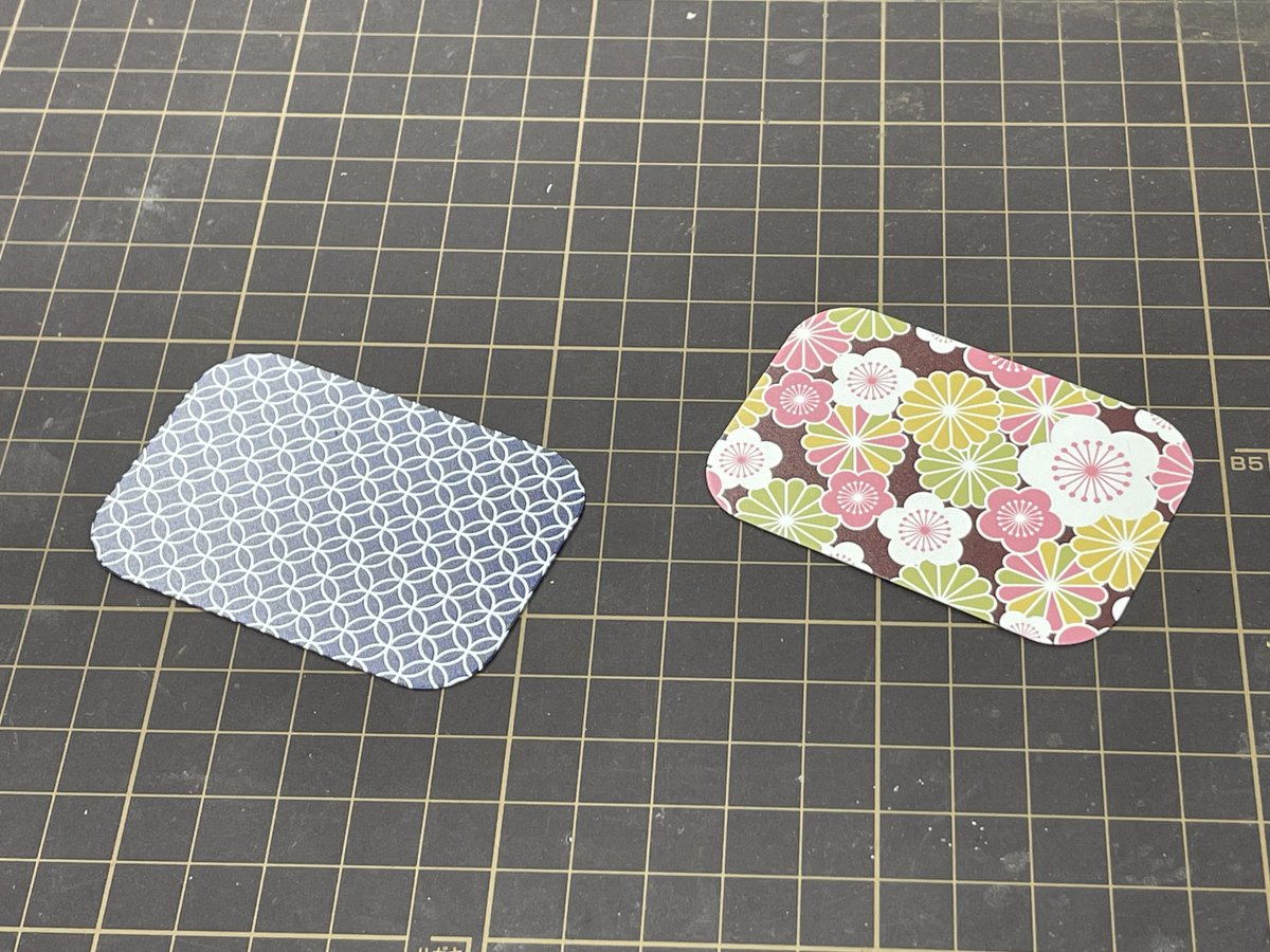 【新作追加✨】

この度、金属プレート＋に和柄2種を追加いたしました🙌

他、品切れしていた柄と合わせて、
#いのう商店 様に納品させて頂きましたので、
ご来店の際はぜひ🤗

#メガミデバイス 
#FAガール 
#30MS 
#創彩少女庭園